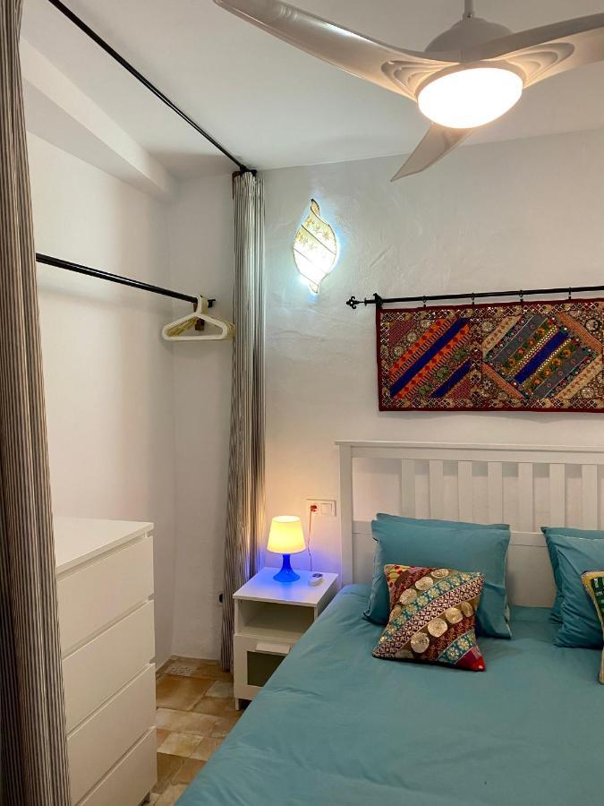 Cheerful One Bedroom Townhouse With Patio Árchez Buitenkant foto