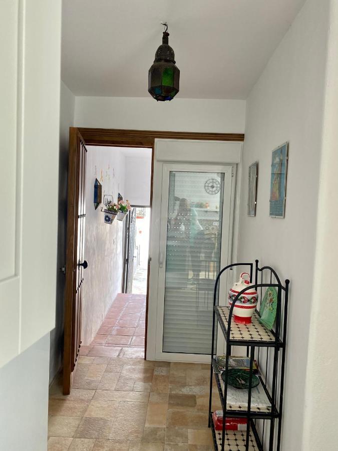Cheerful One Bedroom Townhouse With Patio Árchez Buitenkant foto
